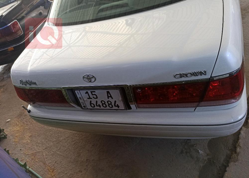 تۆیۆتا کراون